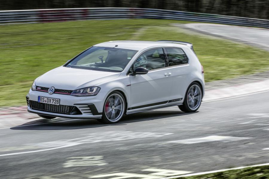  Volkswagen Golf GTi Clubsport S 2016 года  (фото 15 из 30)